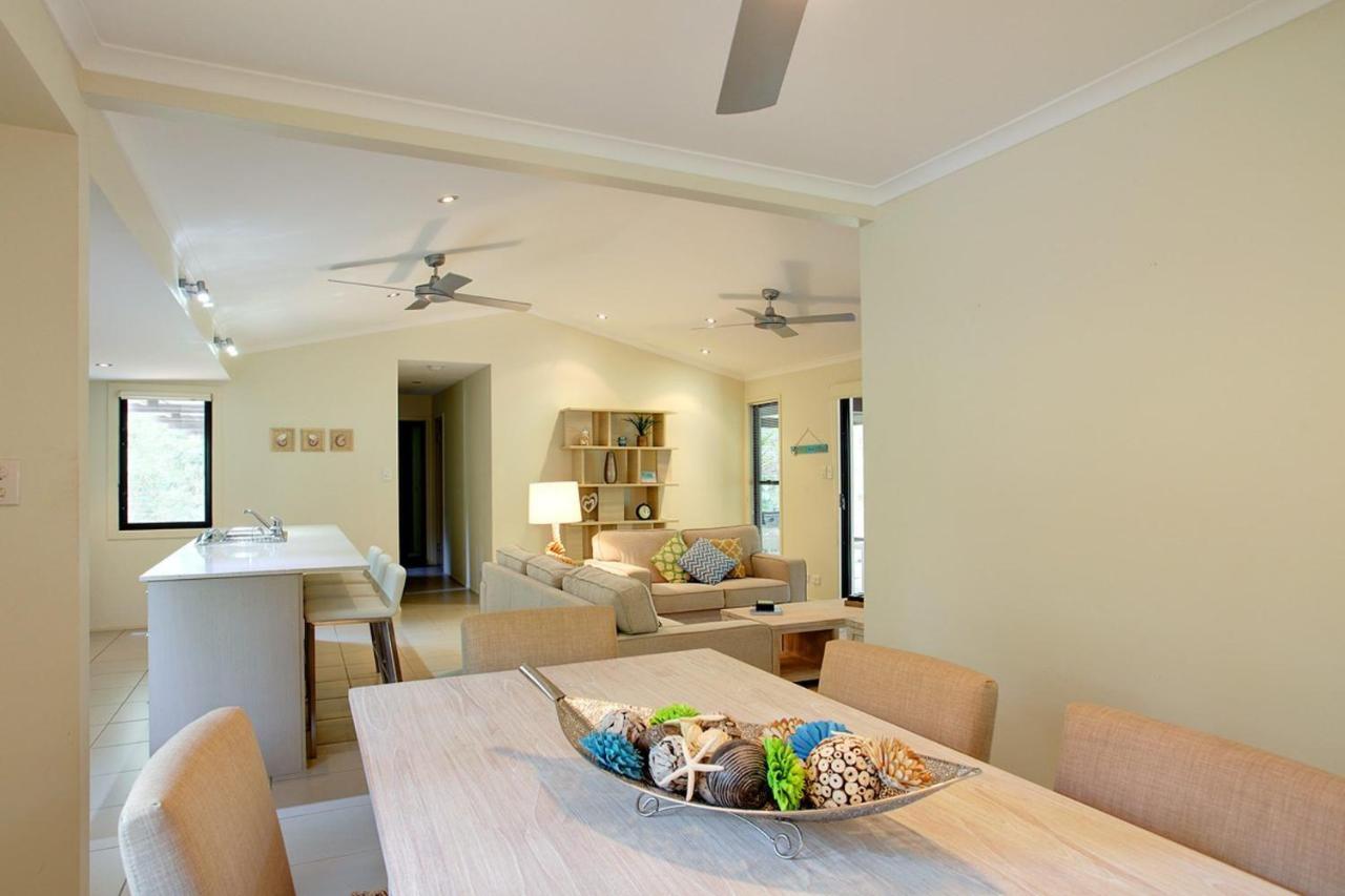 6 Orania Court Rainbow Shores Rainbow Beach Exterior photo